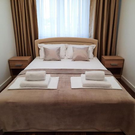Divizija Lux Apartments Belgrado Buitenkant foto