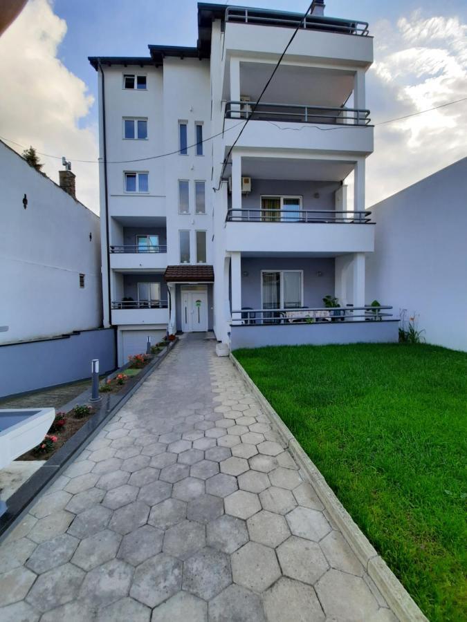 Divizija Lux Apartments Belgrado Buitenkant foto