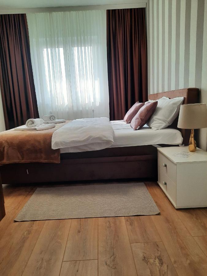 Divizija Lux Apartments Belgrado Buitenkant foto