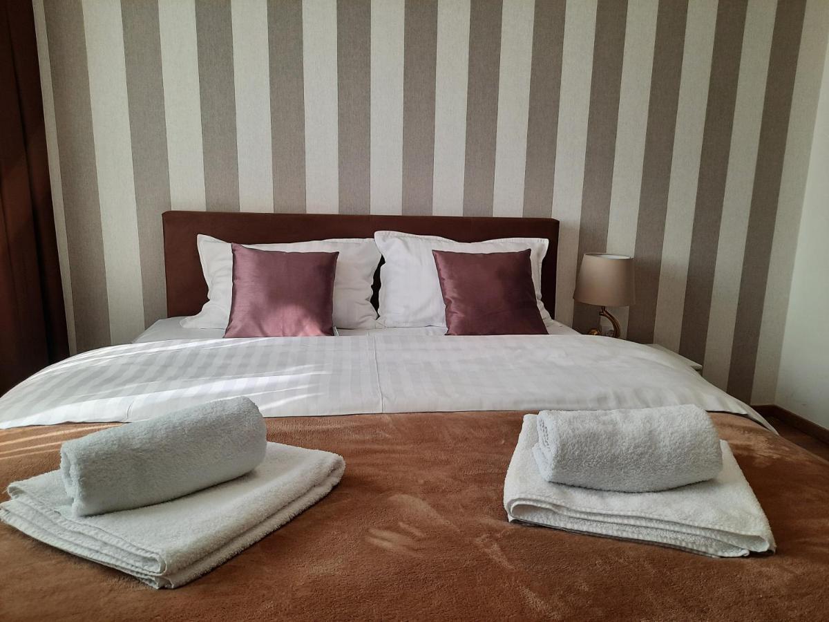Divizija Lux Apartments Belgrado Buitenkant foto