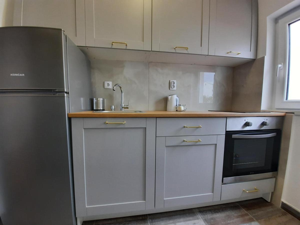 Divizija Lux Apartments Belgrado Buitenkant foto