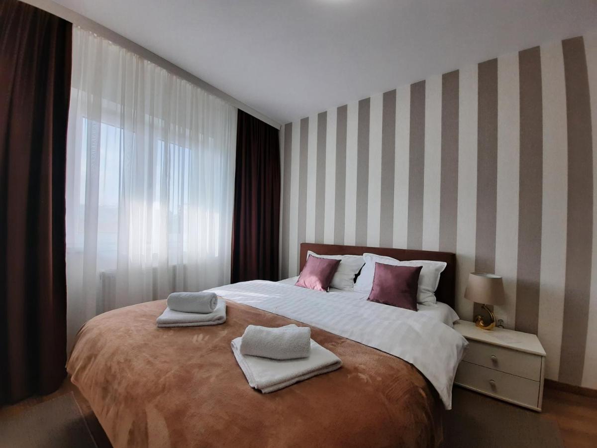 Divizija Lux Apartments Belgrado Buitenkant foto