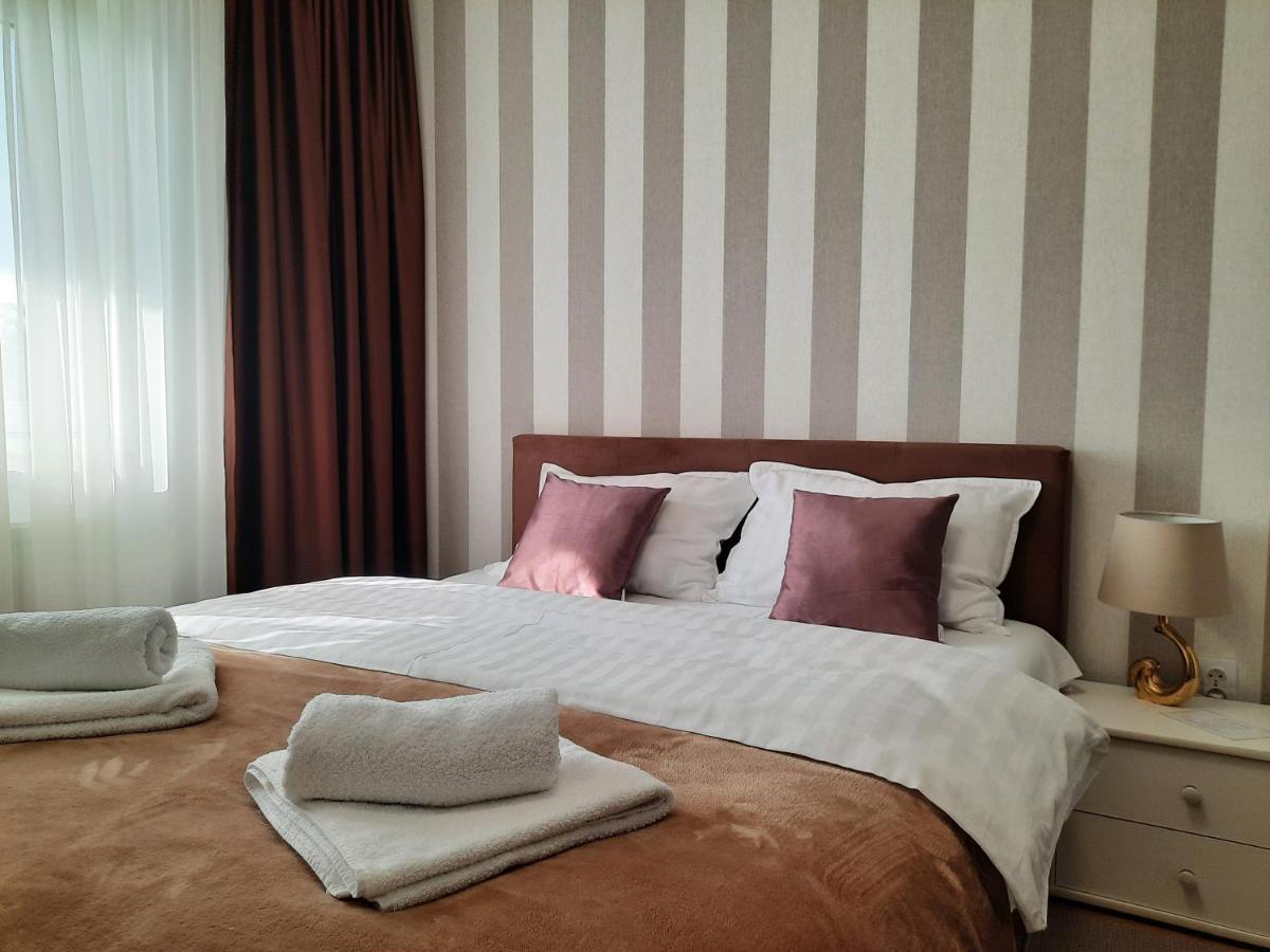 Divizija Lux Apartments Belgrado Buitenkant foto