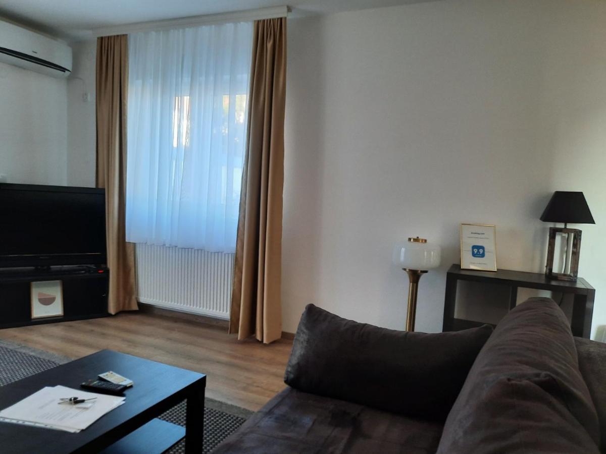Divizija Lux Apartments Belgrado Buitenkant foto