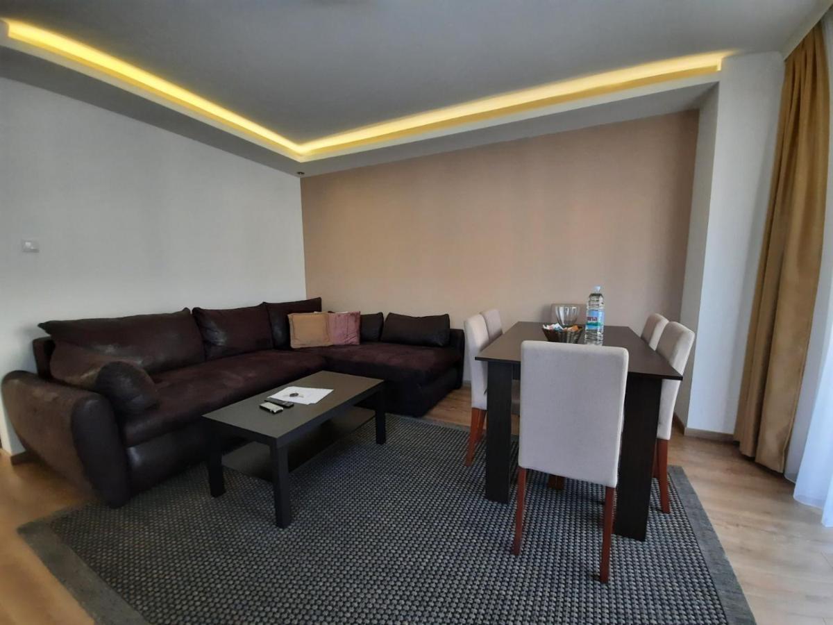 Divizija Lux Apartments Belgrado Buitenkant foto