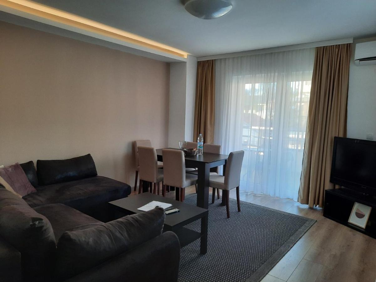 Divizija Lux Apartments Belgrado Buitenkant foto