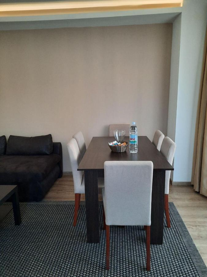 Divizija Lux Apartments Belgrado Buitenkant foto