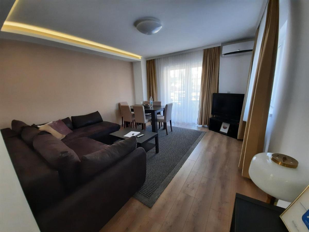 Divizija Lux Apartments Belgrado Buitenkant foto