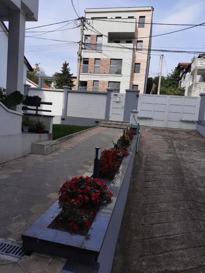 Divizija Lux Apartments Belgrado Buitenkant foto