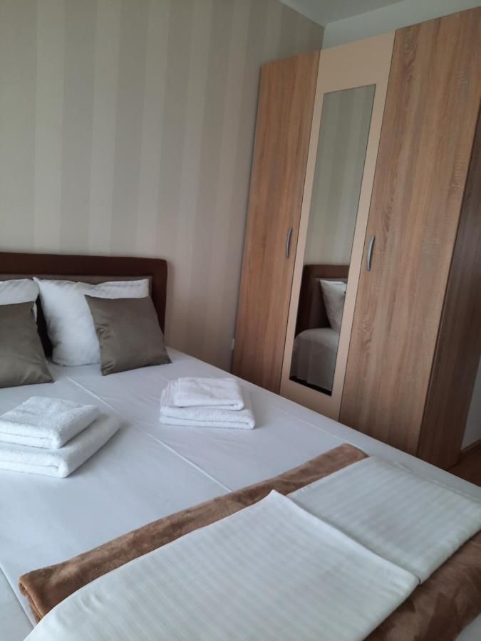 Divizija Lux Apartments Belgrado Buitenkant foto