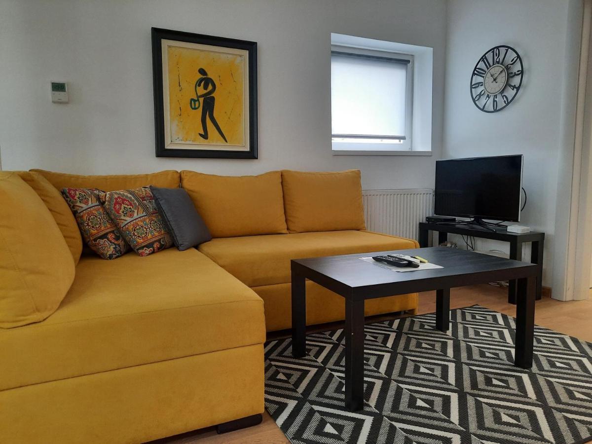 Divizija Lux Apartments Belgrado Buitenkant foto