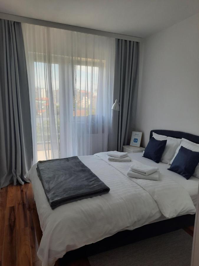 Divizija Lux Apartments Belgrado Buitenkant foto