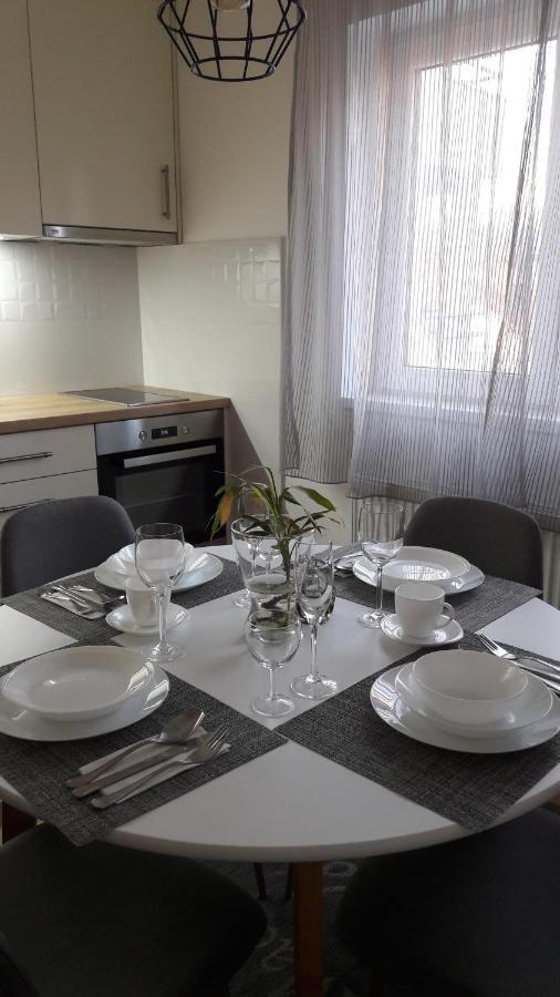 Divizija Lux Apartments Belgrado Buitenkant foto