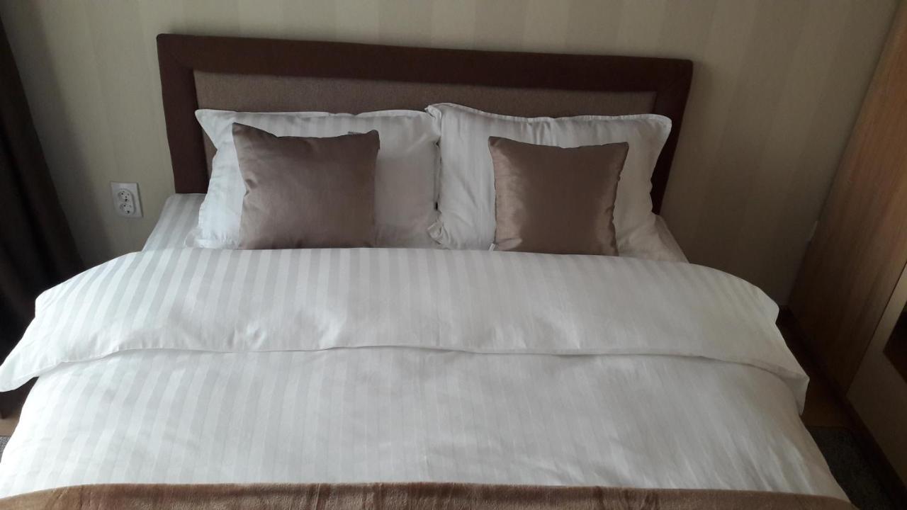 Divizija Lux Apartments Belgrado Buitenkant foto